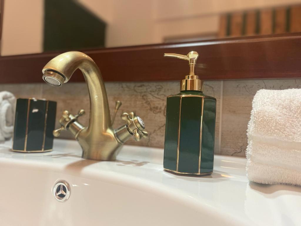 Doctor House Standard, Suites & Luxury Rooms Enna Bagian luar foto