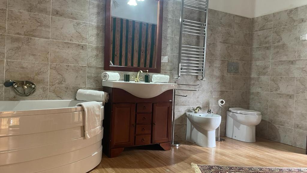 Doctor House Standard, Suites & Luxury Rooms Enna Bagian luar foto